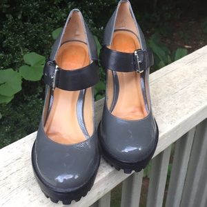 Michael Kors leather grey and black heels size 8.5